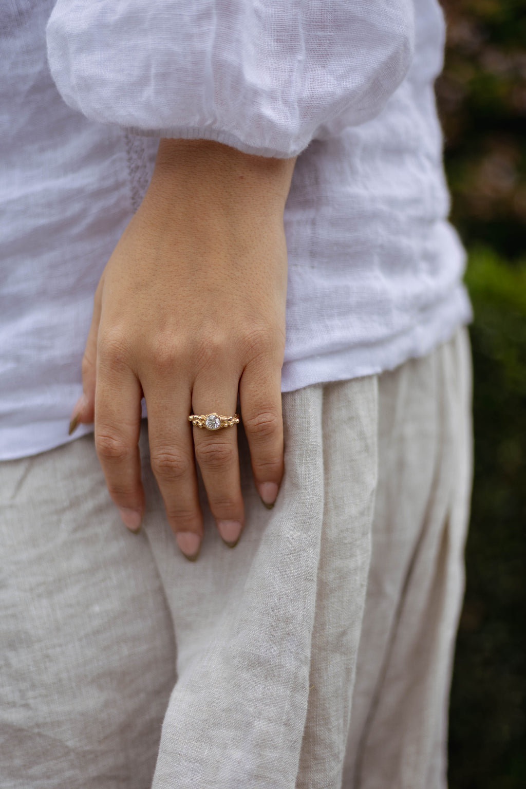Round Brilliant Cut Diamond Ring with Beaded Shoulder